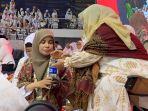 Calon Ibu Negara Siti Atikoh Hadiri Pengajian Akbar di DBL Surabaya Bareng Nyai Ainur Rohmah